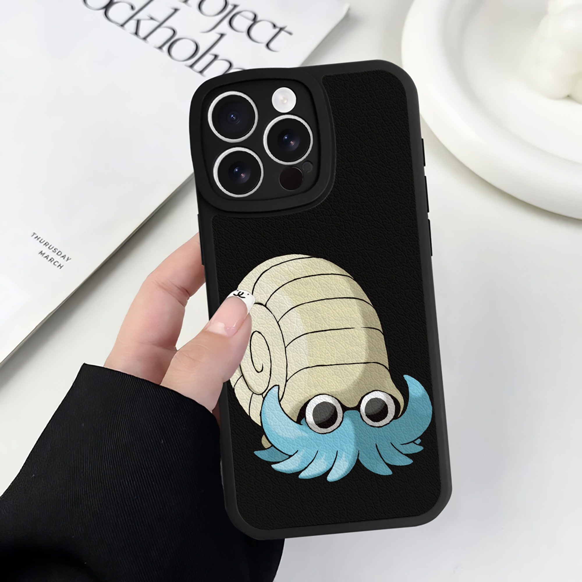 （画像用） ポケットモンスター Pokémon 【iPhone 16シリーズ対応】シリコンスマホケース（レザー調） 材質：シリコン